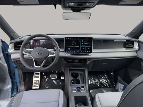 New 2026 Volkswagen Tiguan SE R-Line FWD image 7