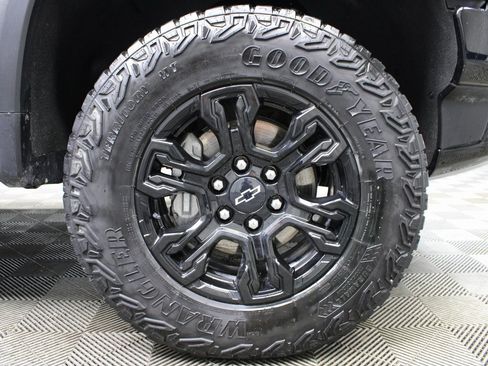 Used 2023 Chevrolet Silverado 1500 ZR2 w/ Technology Package image 8