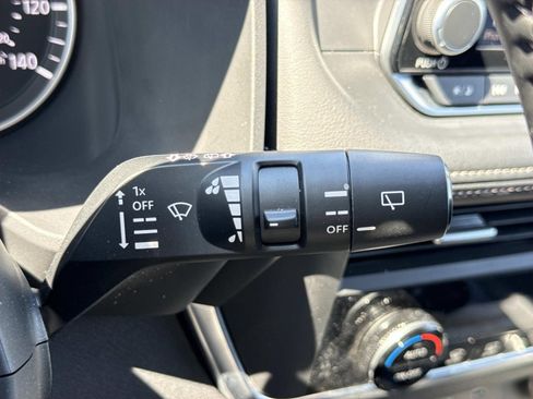Used 2026 Nissan Rogue SV AWD/4WD image 16