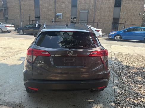 Used 2019 Honda HR-V EX image 4