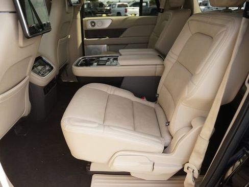 Used 2020 Lincoln Navigator L Reserve w/ Equipment Group 208A Reserve AWD/4WD image 13
