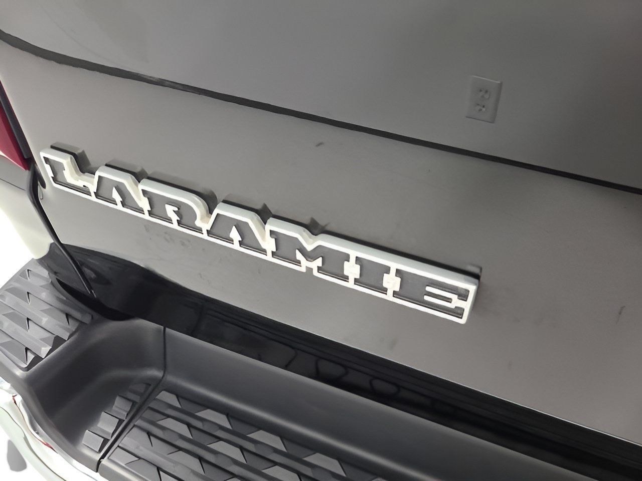 Used 2020 RAM 1500 Laramie AWD/4WD image 9