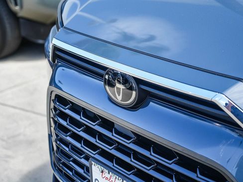 Certified 2024 Toyota Grand Highlander AWD image 3