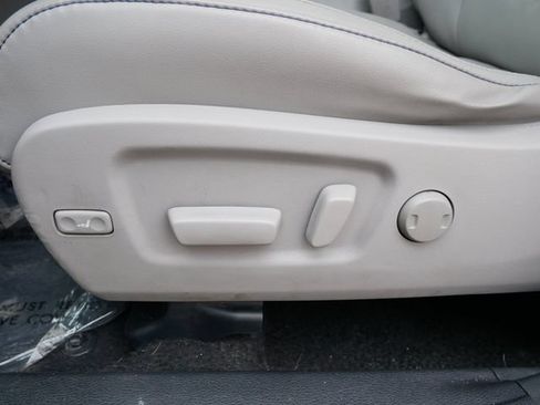 Used 2015 Toyota Highlander XLE AWD/4WD image 15