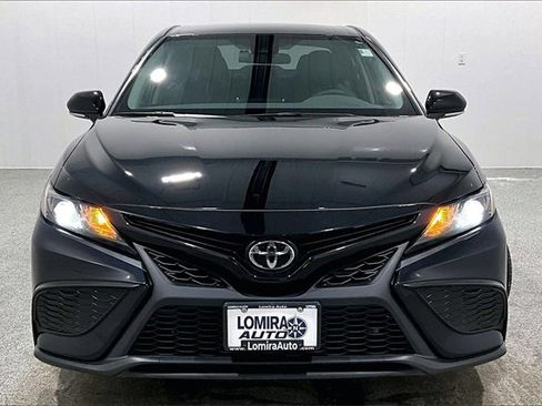Used 2024 Toyota Camry SE image 2