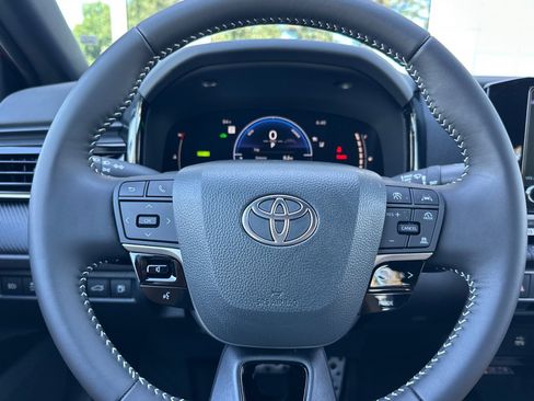 Certified 2026 Toyota Camry Hybrid w/ Convenience Package FWD image 22