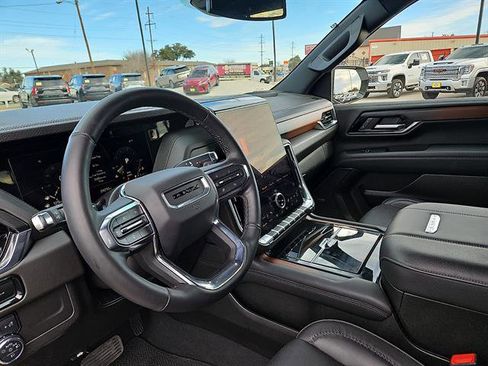 Used 2025 GMC Yukon Denali image 12