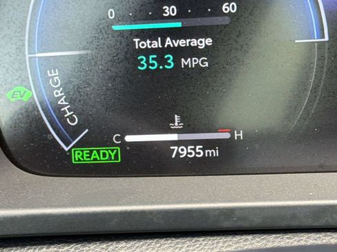 Certified 2025 Toyota Crown Signia AWD/4WD image 23
