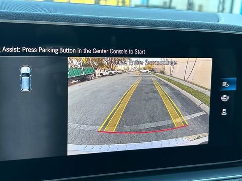 Used 2023 Mercedes-Benz GLE 450 4MATIC w/ AMG Line Exterior image 49