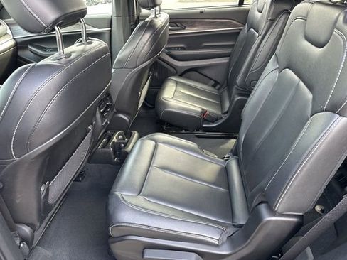 Certified 2024 Jeep Grand Cherokee L Limited w/ Luxury Tech Group II image 21