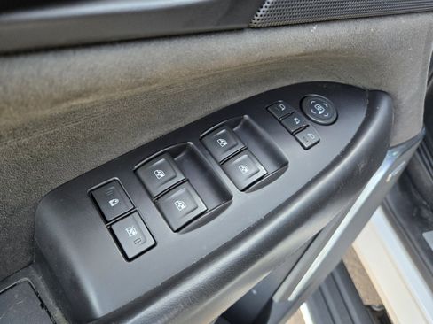 Used 2019 Cadillac Escalade Platinum image 17