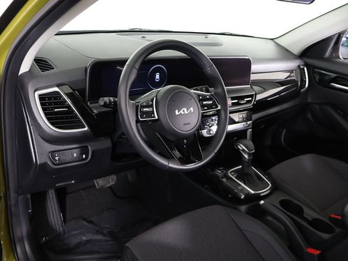 Used 2024 Kia Seltos S FWD image 25
