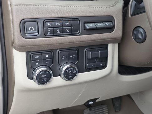Used 2024 GMC Yukon Denali image 18