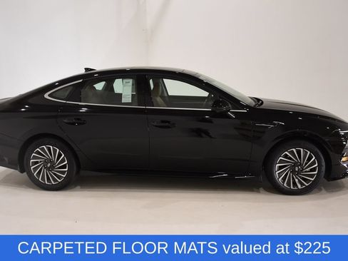 New 2025 Hyundai Sonata Limited FWD image 3