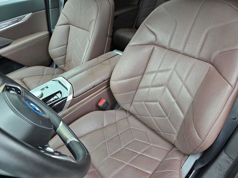 Used 2023 BMW i7 xDrive60 AWD/4WD image 21