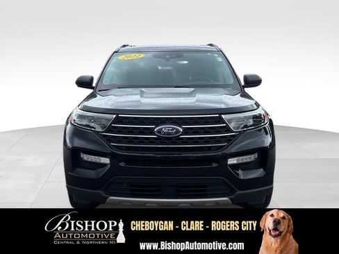 Used 2022 Ford Explorer XLT w/ Equipment Group 202A AWD/4WD image 12