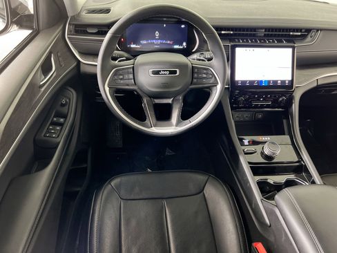 Used 2023 Jeep Grand Cherokee L Limited w/ Luxury Tech Group II image 22