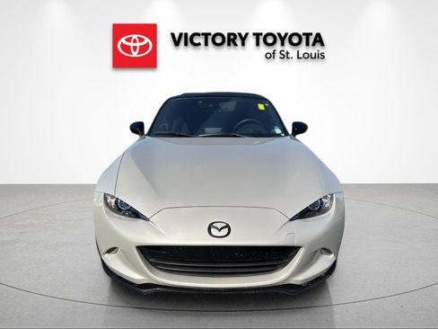 Used 2023 MAZDA MX-5 Miata Club w/ Weather Package RWD image 8