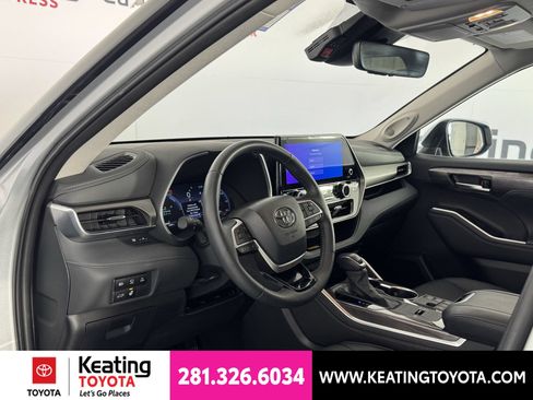 Certified 2024 Toyota Highlander Limited AWD/4WD image 15