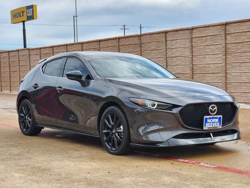 Certified 2025 MAZDA MAZDA3 Hatchback w/Premium Plus Pkg image 3