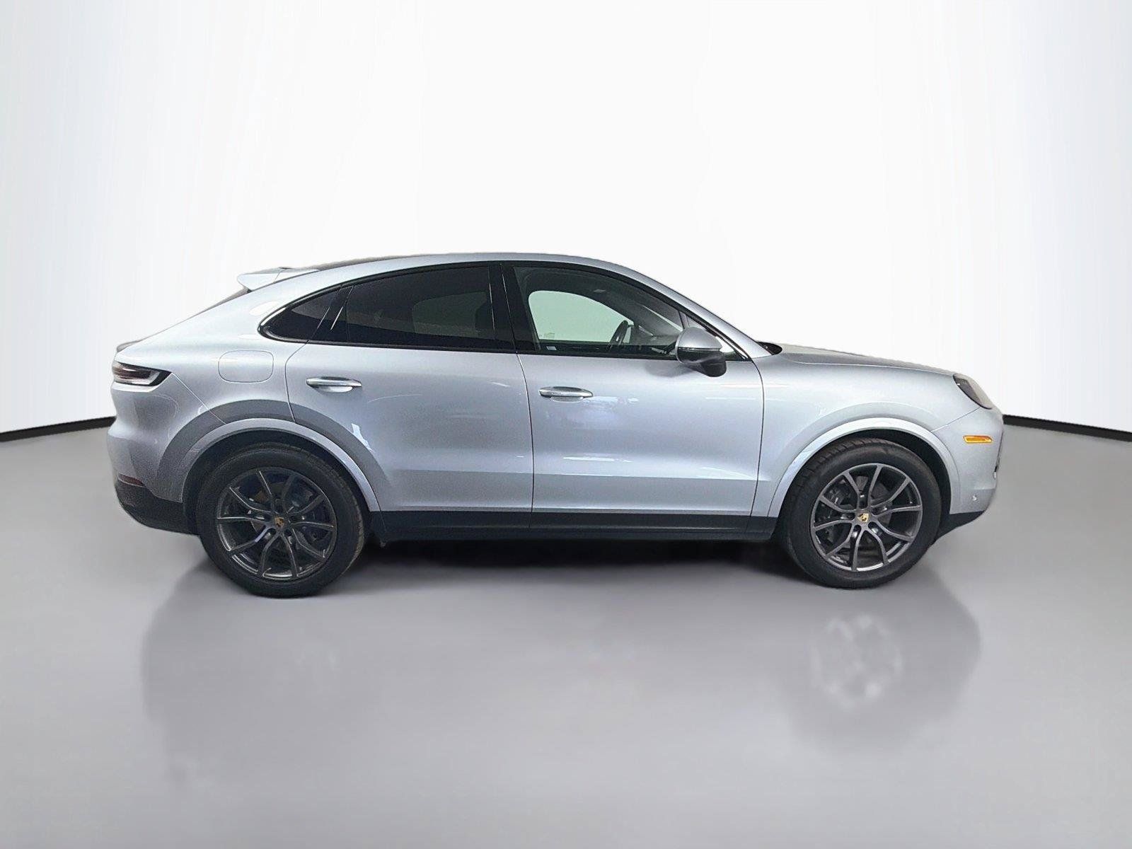 Certified 2024 Porsche Cayenne Coupe AWD/4WD image 8