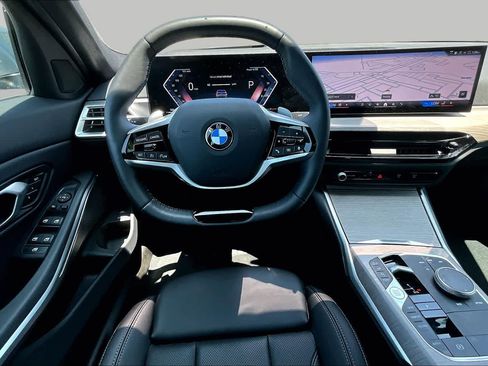 Certified 2025 BMW 330i Sedan RWD image 5