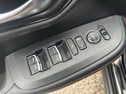 Used 2024 Honda HR-V Sport image 11