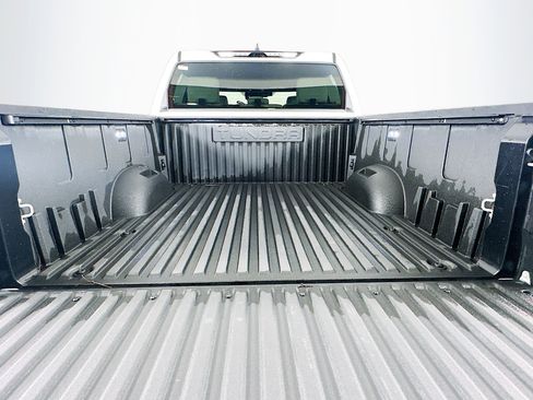 Used 2025 Toyota Tundra SR5 AWD/4WD image 28