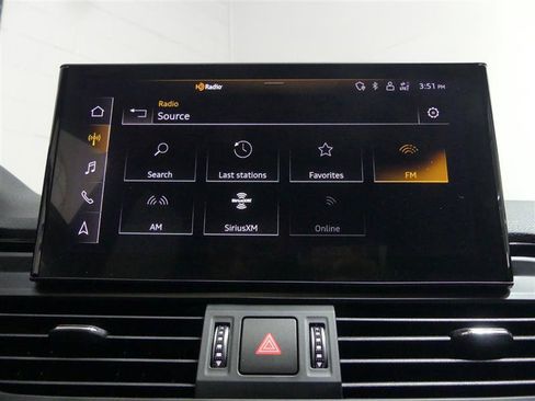 Used 2021 Audi Q5 e Premium Plus w/ Premium Plus Package AWD/4WD image 39