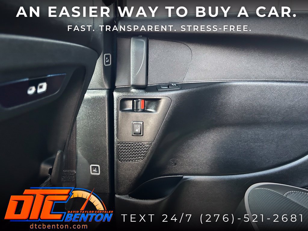 Used 2025 Chrysler Pacifica Limited AWD/4WD image 26
