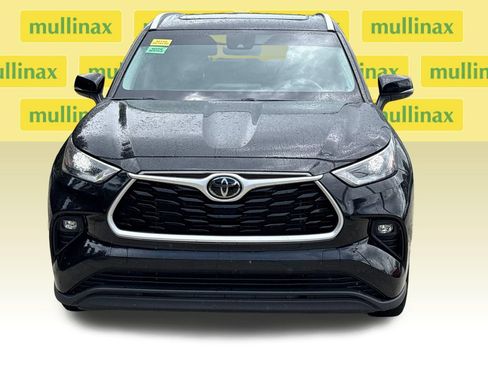 Used 2023 Toyota Highlander XLE FWD image 15