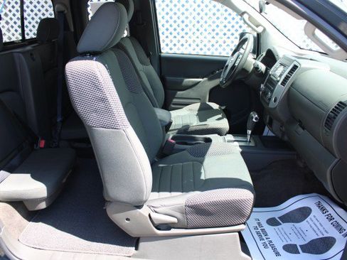 Used 2017 Nissan Frontier Desert Runner image 16