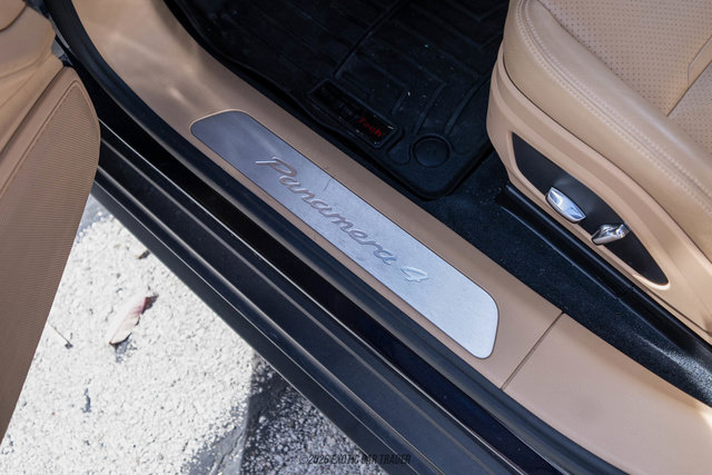 Used 2017 Porsche Panamera 4 AWD/4WD image 59