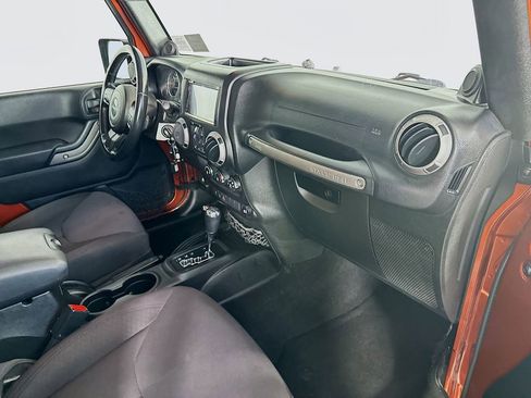 Used 2014 Jeep Wrangler Unlimited Sport w/ Quick Order Package 24S AWD/4WD image 31