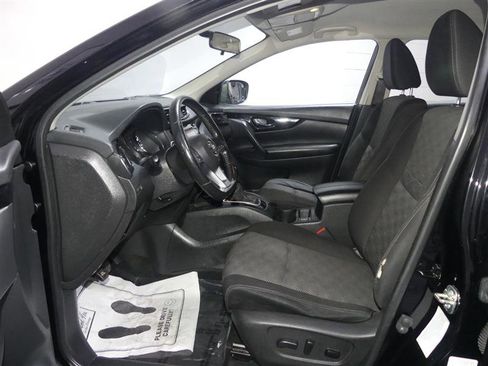 Used 2018 Nissan Rogue Sport SV w/ SV All-Weather Package image 20