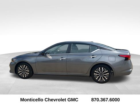 Used 2024 Nissan Altima 2.5 SV FWD image 6