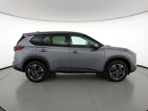 Used 2025 Nissan Rogue SV image 11