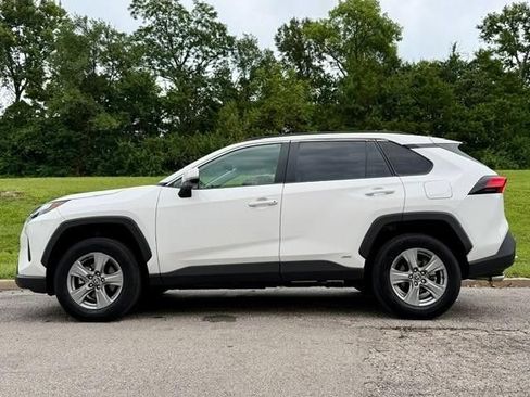 Used 2025 Toyota RAV4 XLE AWD/4WD image 3
