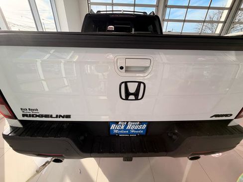 Used 2023 Honda Ridgeline Black Edition image 4