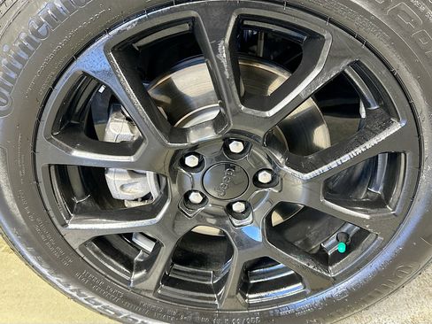 Used 2022 Jeep Compass Altitude FWD image 28
