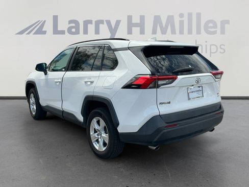 Used 2020 Toyota RAV4 XLE w/ Convenience Package image 3