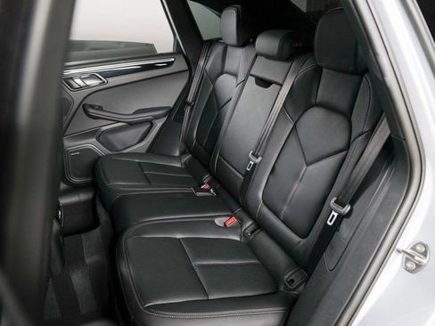 Certified 2026 Porsche Macan AWD/4WD image 13