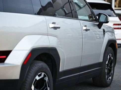 Used 2024 Hyundai Santa Fe SE image 7