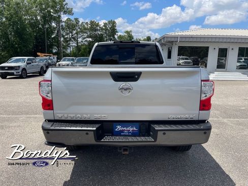 Used 2019 Nissan Titan PRO-4X w/ Pro-4x Convenience Package AWD/4WD image 13