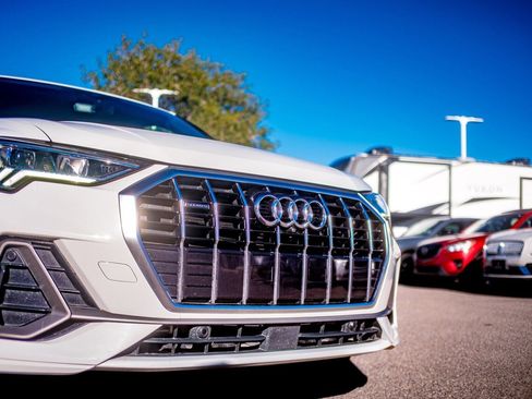 Used 2021 Audi Q3 2.0T Premium Plus w/ Premium Plus Package image 9