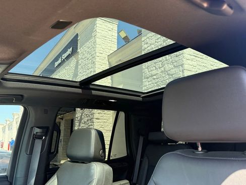 Used 2023 Chevrolet Tahoe Z71 w/ Luxury Package image 36