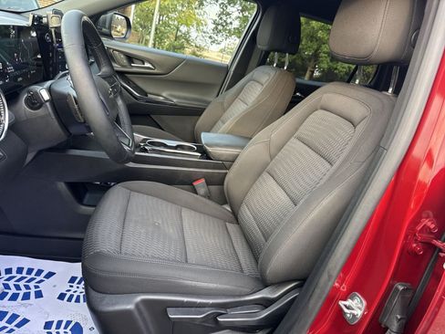 Used 2025 Chevrolet Equinox LT w/ Safety and Technology Package AWD/4WD image 13