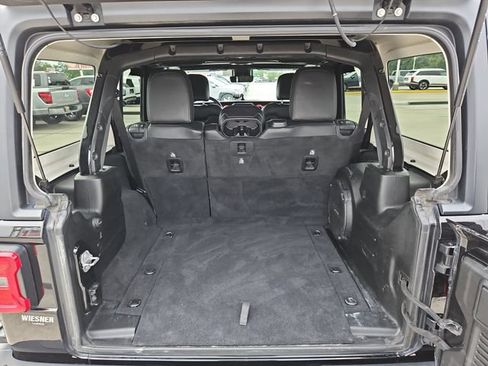 Used 2019 Jeep Wrangler Unlimited Rubicon AWD/4WD image 9