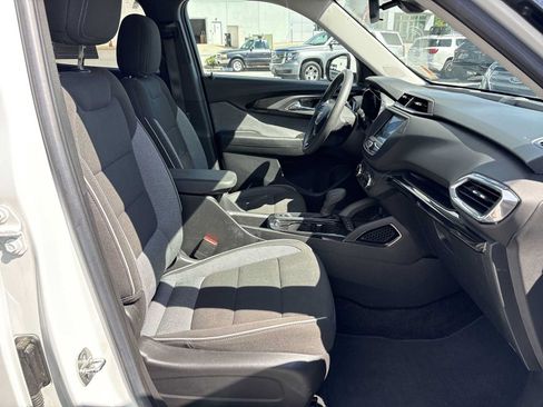 Used 2022 Chevrolet TrailBlazer LT FWD image 25