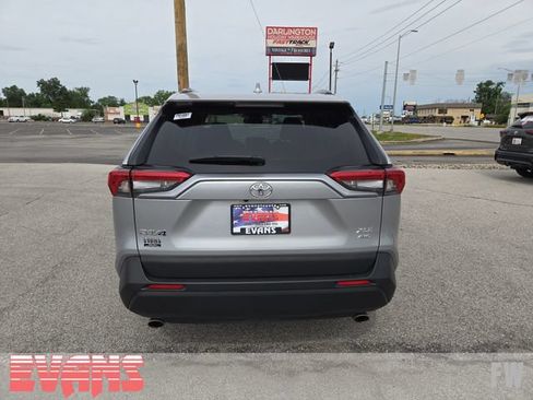 Used 2025 Toyota RAV4 XLE AWD/4WD image 27